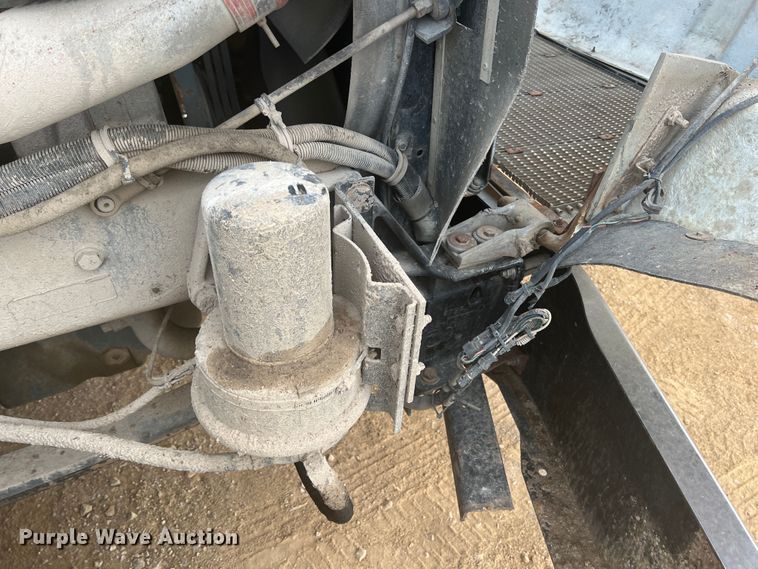 image for item HL9199 1996 Kenworth T800  semi truck