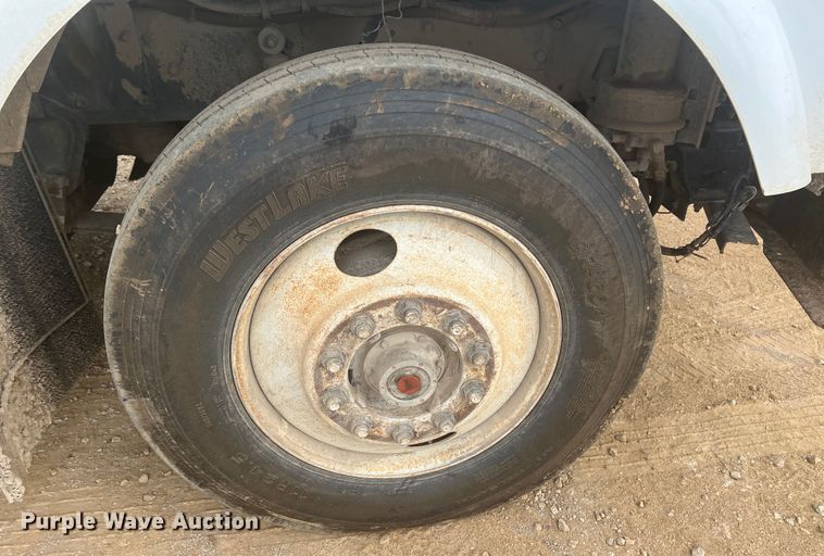 image for item HL9199 1996 Kenworth T800  semi truck