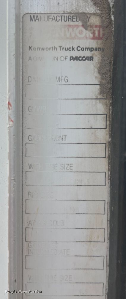 image for item HL9199 1996 Kenworth T800  semi truck