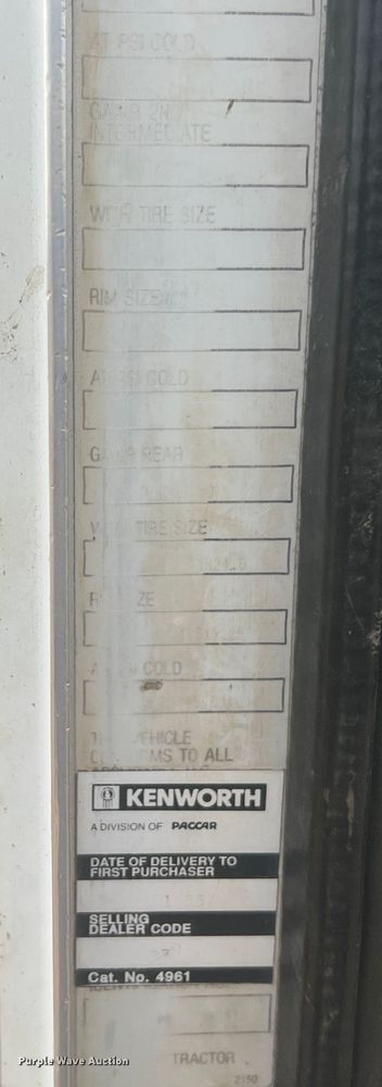 image for item HL9199 1996 Kenworth T800  semi truck