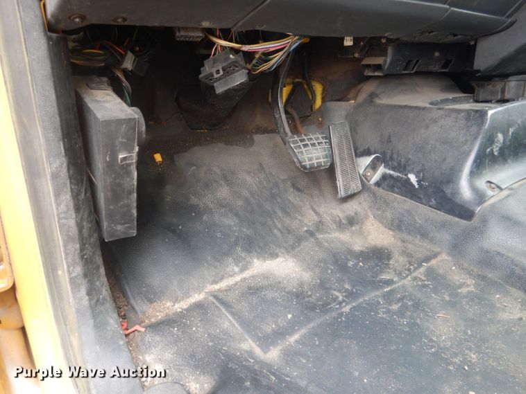 image for item HU9409 1997 Chevrolet C6500  box truck