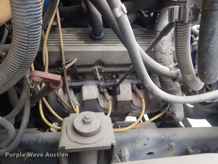 image for item HU9409 1997 Chevrolet C6500  box truck