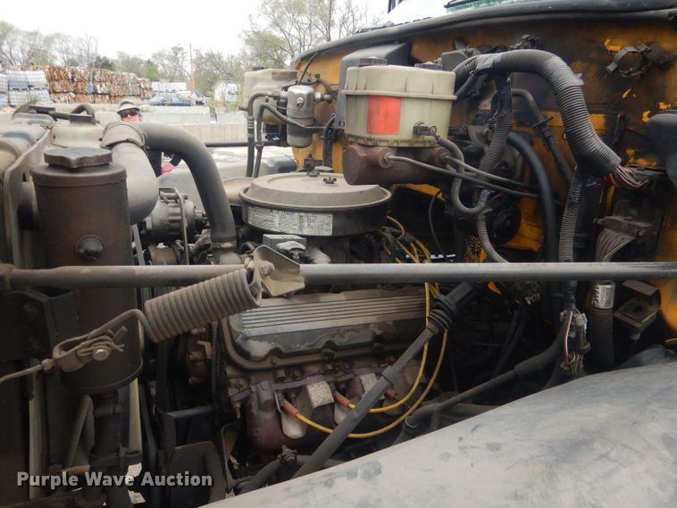 image for item HU9409 1997 Chevrolet C6500  box truck