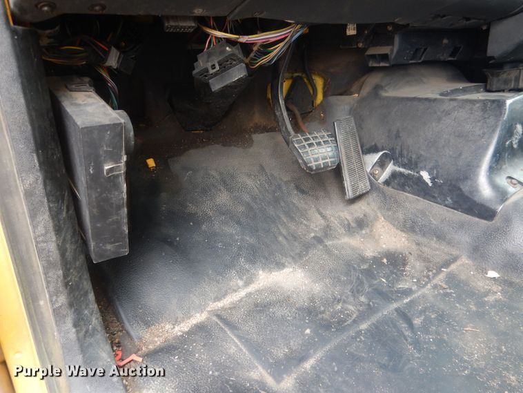 image for item HU9409 1997 Chevrolet C6500  box truck