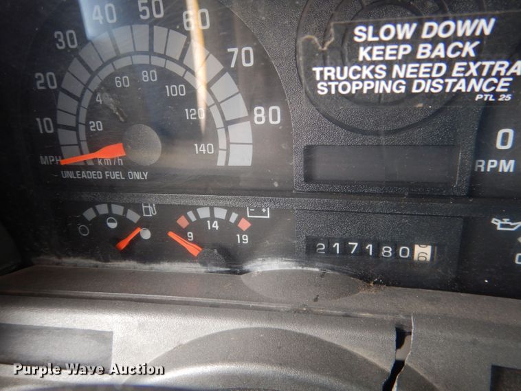 image for item HU9409 1997 Chevrolet C6500  box truck