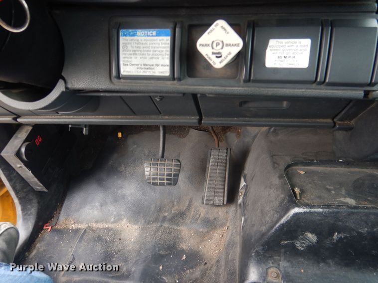 image for item HU9409 1997 Chevrolet C6500  box truck