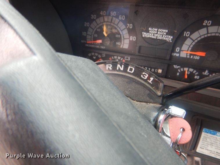 image for item HU9409 1997 Chevrolet C6500  box truck