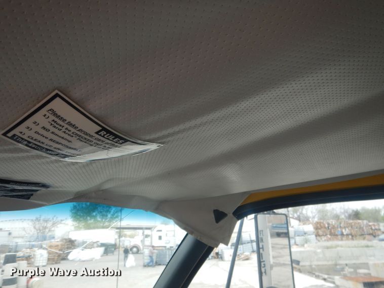 image for item HU9409 1997 Chevrolet C6500  box truck