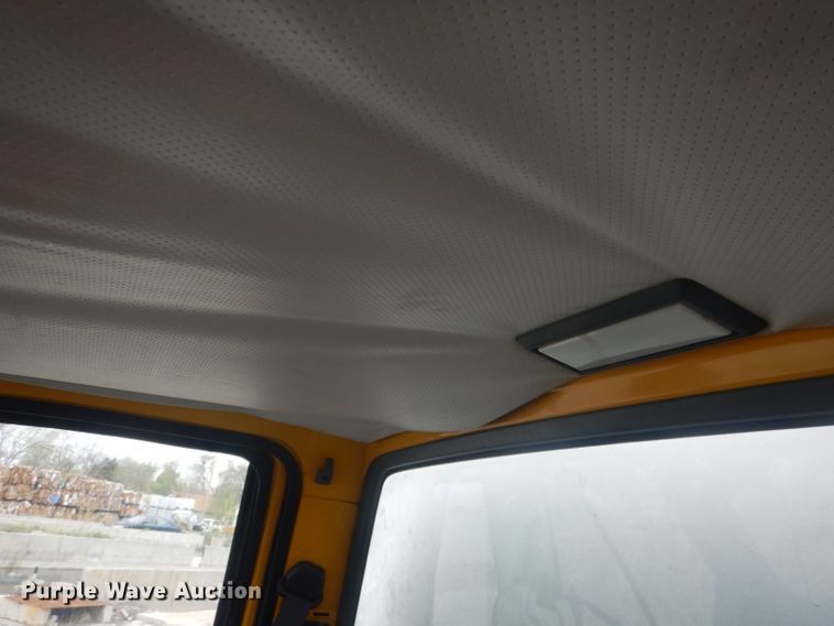 image for item HU9409 1997 Chevrolet C6500  box truck