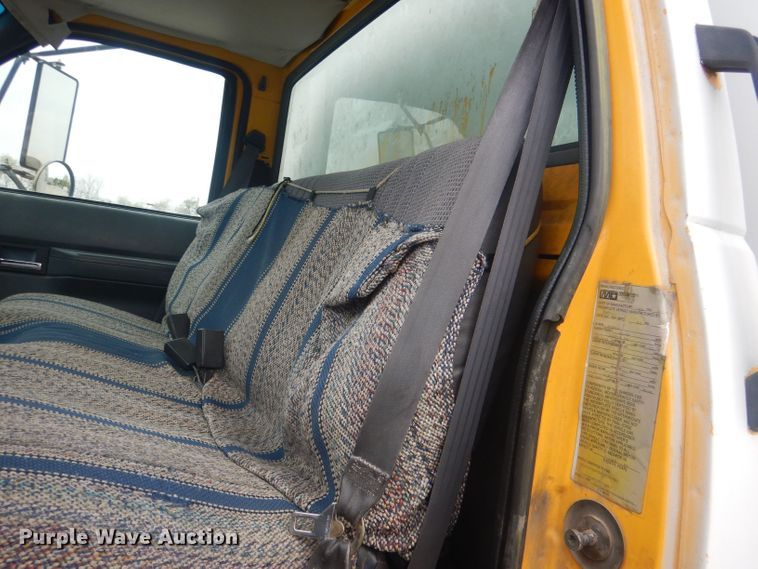 image for item HU9409 1997 Chevrolet C6500  box truck