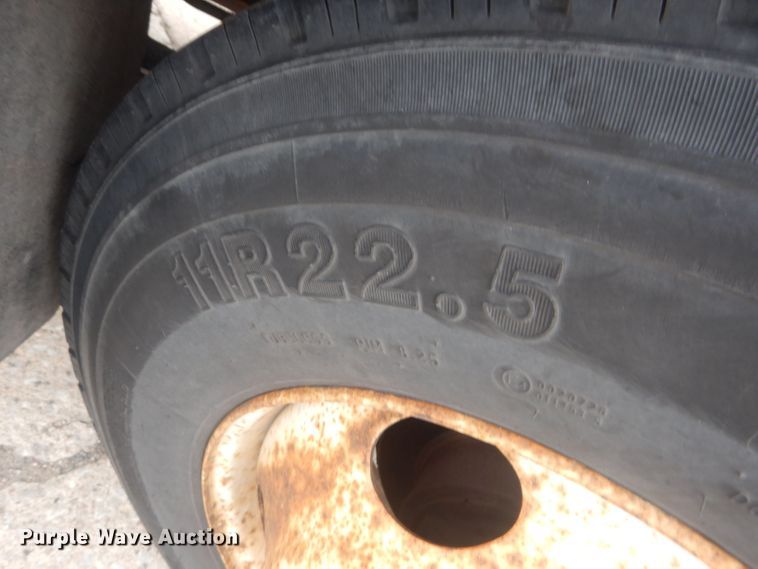 image for item HU9409 1997 Chevrolet C6500  box truck