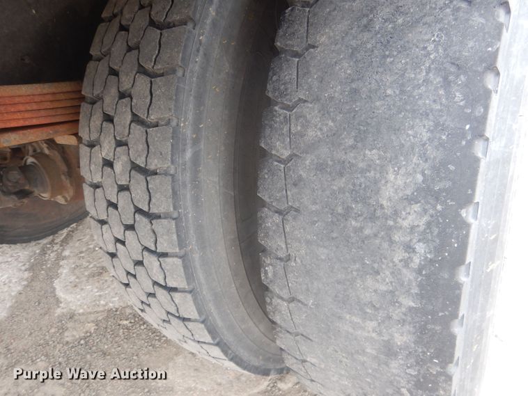 image for item HU9409 1997 Chevrolet C6500  box truck