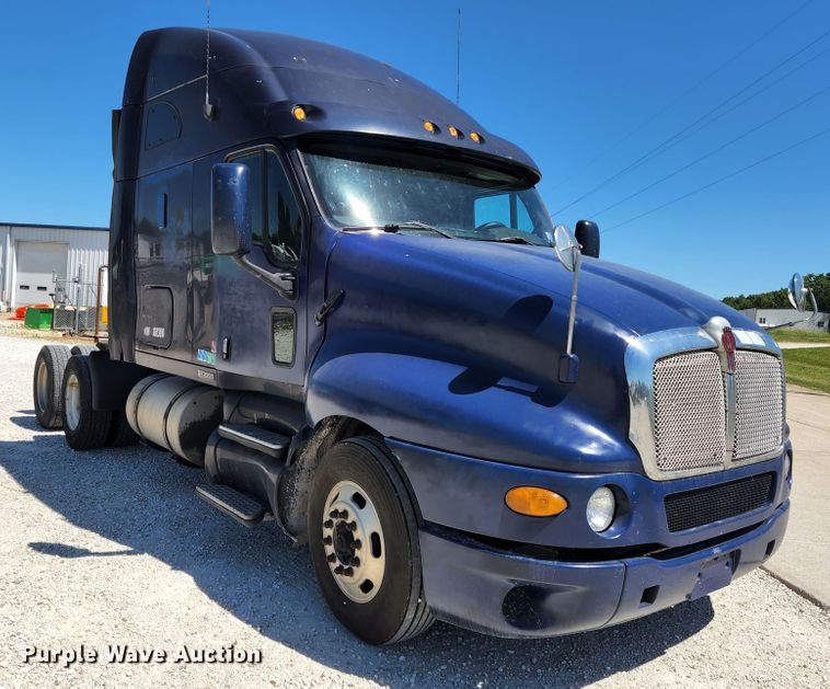 image for item JM9026 2007 Kenworth T2000  semi truck