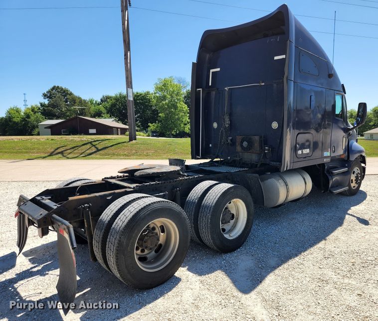image for item JM9026 2007 Kenworth T2000  semi truck
