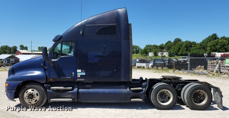 image for item JM9026 2007 Kenworth T2000  semi truck