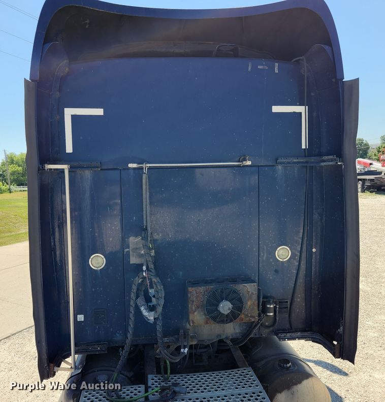 image for item JM9026 2007 Kenworth T2000  semi truck