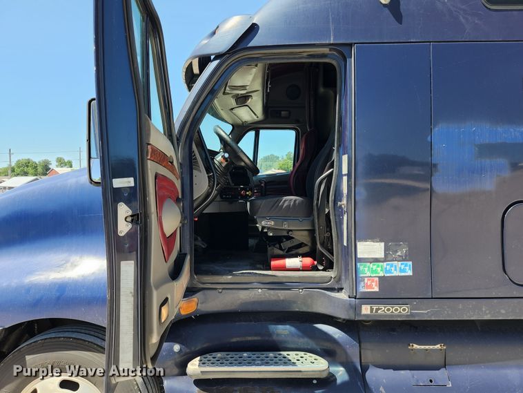 image for item JM9026 2007 Kenworth T2000  semi truck