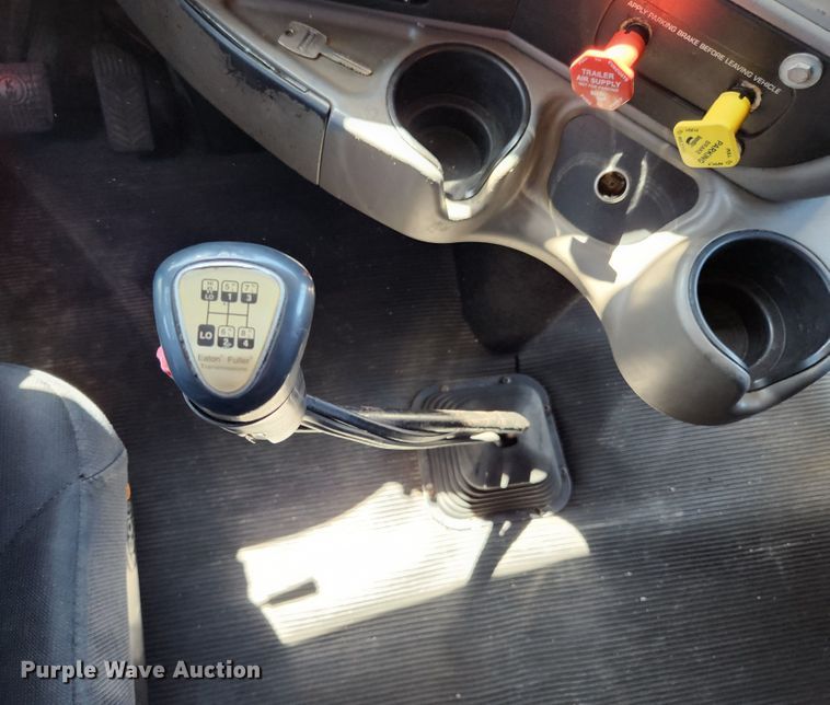 image for item JM9026 2007 Kenworth T2000  semi truck