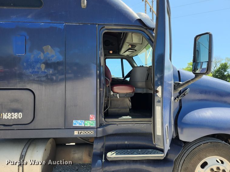 image for item JM9026 2007 Kenworth T2000  semi truck