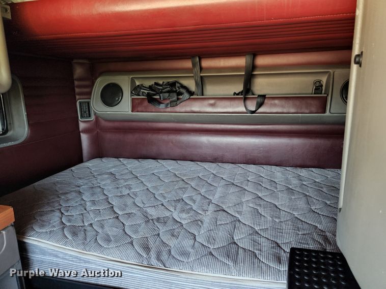 image for item JM9026 2007 Kenworth T2000  semi truck