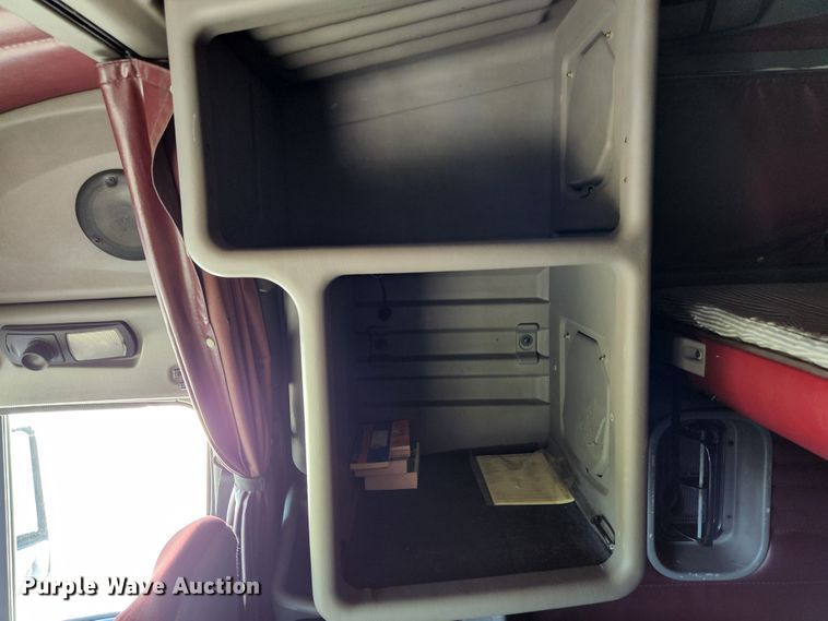 image for item JM9026 2007 Kenworth T2000  semi truck