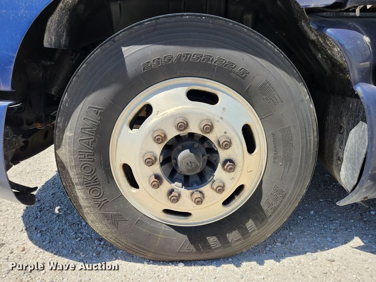 image for item JM9026 2007 Kenworth T2000  semi truck