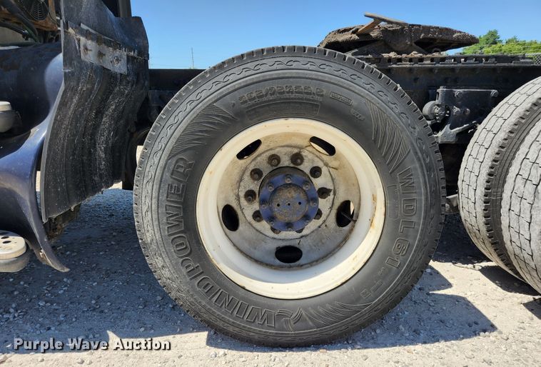 image for item JM9026 2007 Kenworth T2000  semi truck