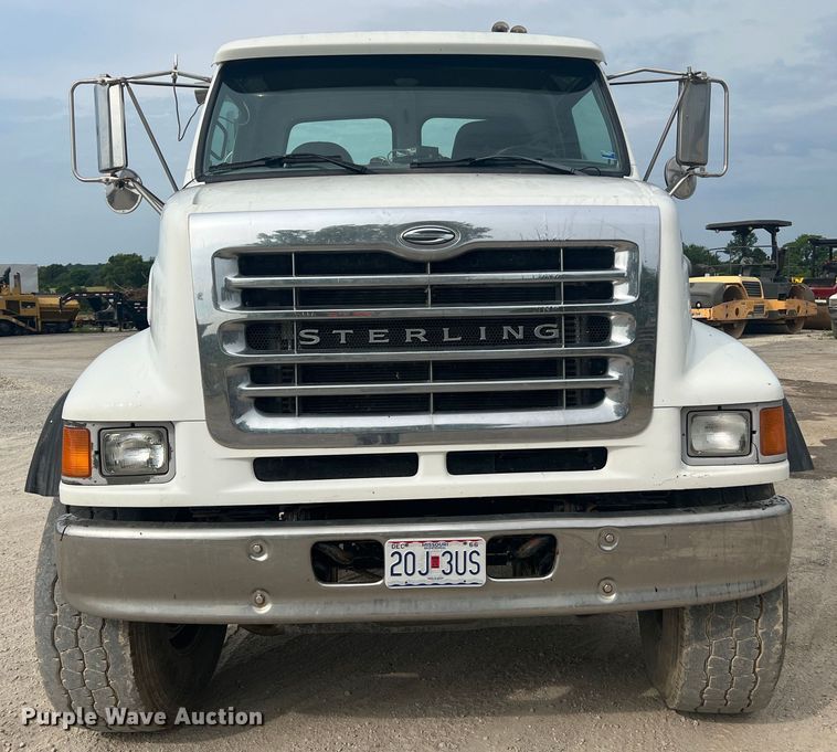 image for item KC9851 2007 Sterling LT7500  truck cab and chassis