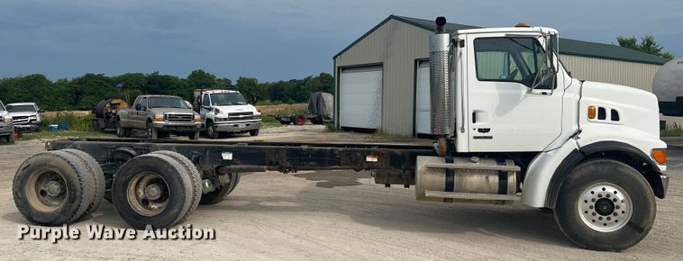 image for item KC9851 2007 Sterling LT7500  truck cab and chassis