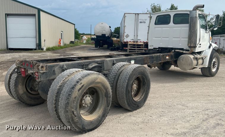 image for item KC9851 2007 Sterling LT7500  truck cab and chassis