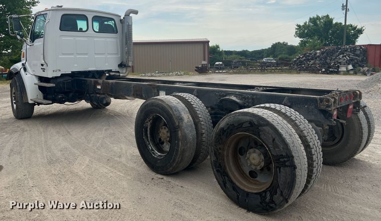 image for item KC9851 2007 Sterling LT7500  truck cab and chassis