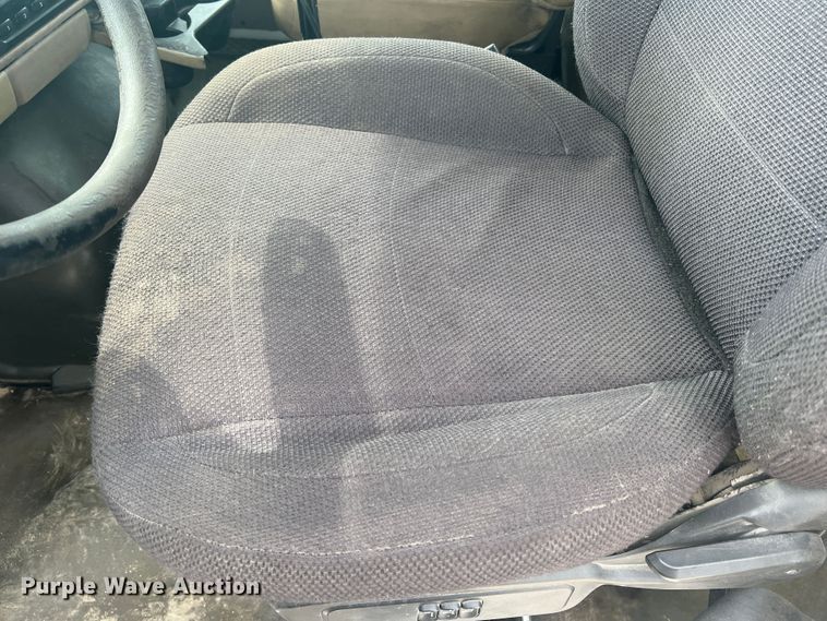 image for item KC9851 2007 Sterling LT7500  truck cab and chassis