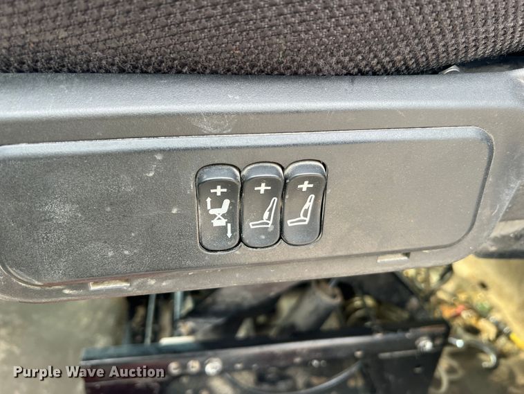 image for item KC9851 2007 Sterling LT7500  truck cab and chassis