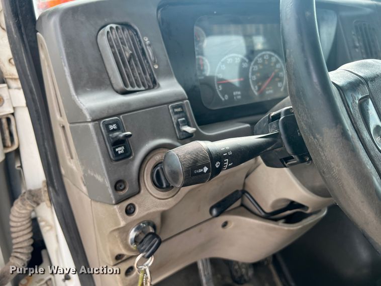 image for item KC9851 2007 Sterling LT7500  truck cab and chassis