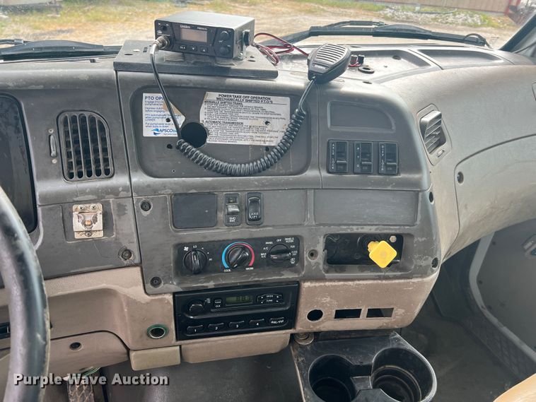 image for item KC9851 2007 Sterling LT7500  truck cab and chassis