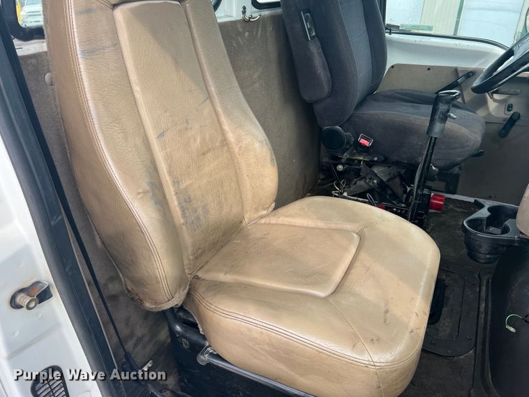 image for item KC9851 2007 Sterling LT7500  truck cab and chassis