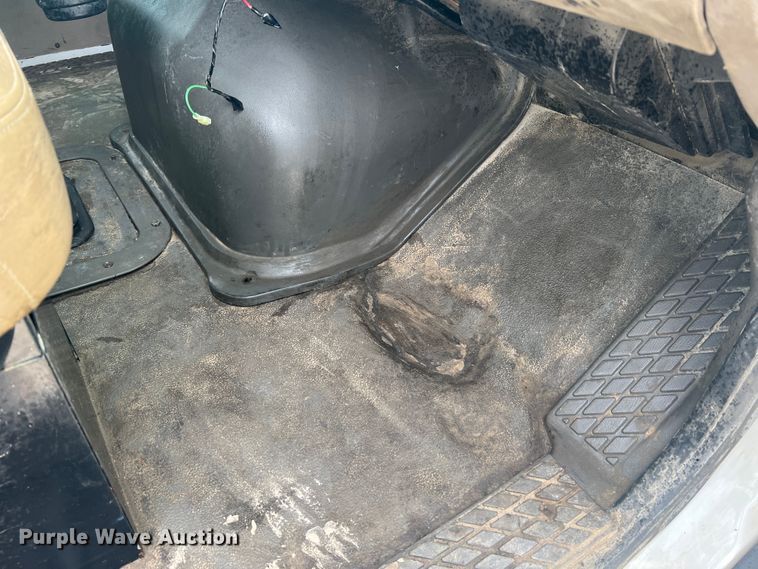 image for item KC9851 2007 Sterling LT7500  truck cab and chassis