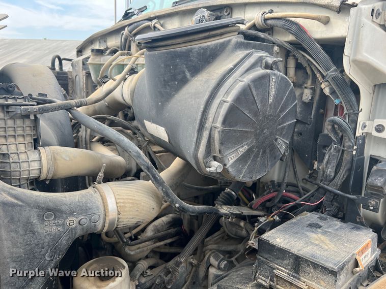 image for item KC9851 2007 Sterling LT7500  truck cab and chassis