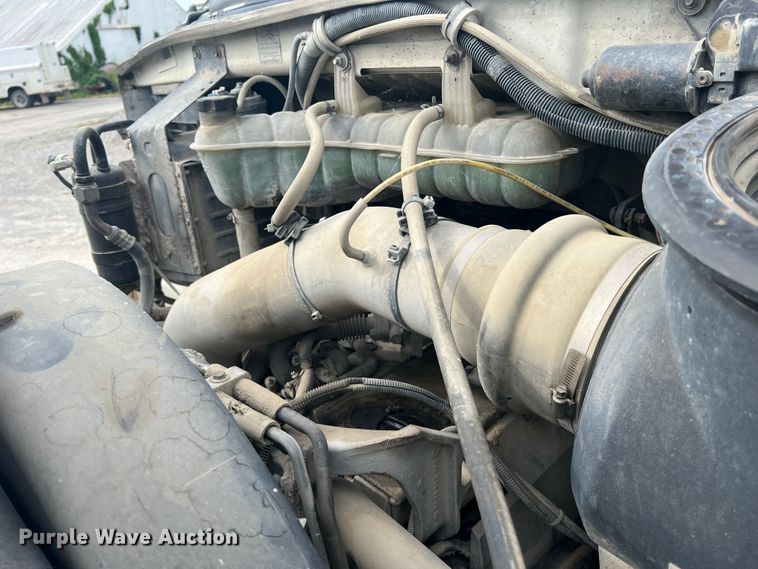 image for item KC9851 2007 Sterling LT7500  truck cab and chassis