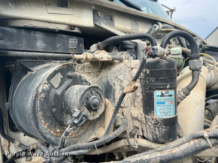 image for item KC9851 2007 Sterling LT7500  truck cab and chassis