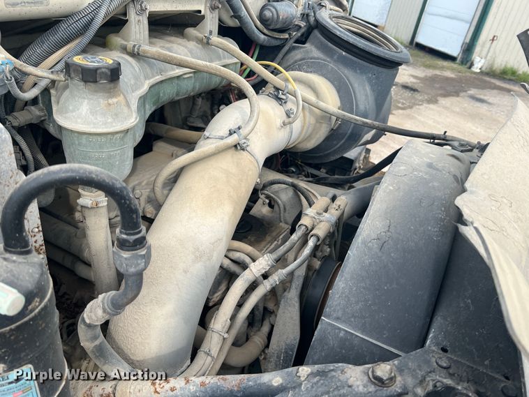 image for item KC9851 2007 Sterling LT7500  truck cab and chassis