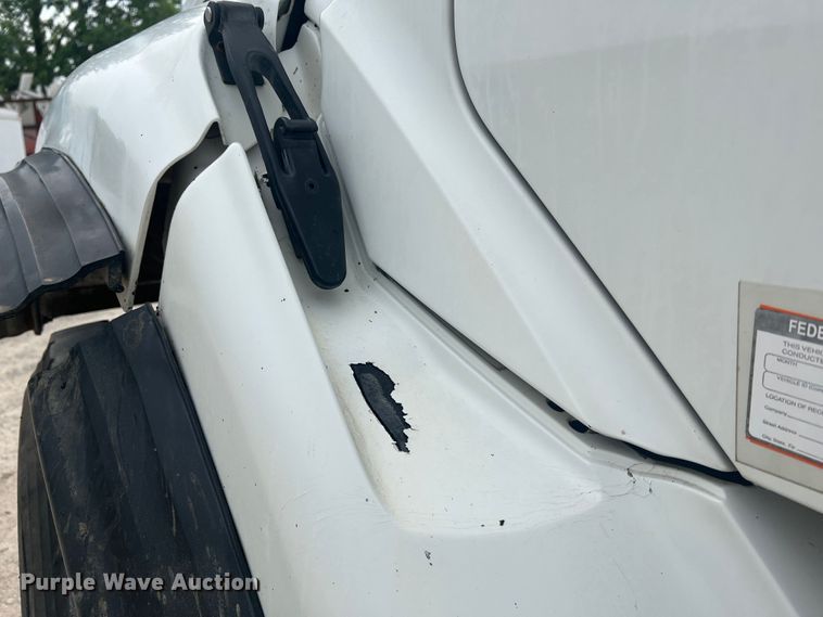 image for item KC9851 2007 Sterling LT7500  truck cab and chassis