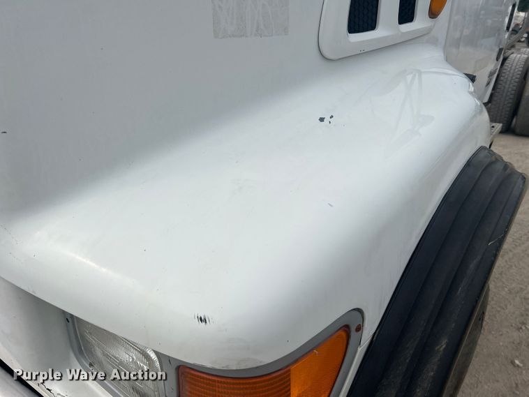 image for item KC9851 2007 Sterling LT7500  truck cab and chassis