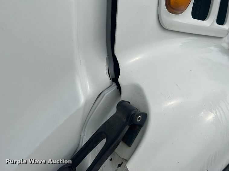 image for item KC9851 2007 Sterling LT7500  truck cab and chassis