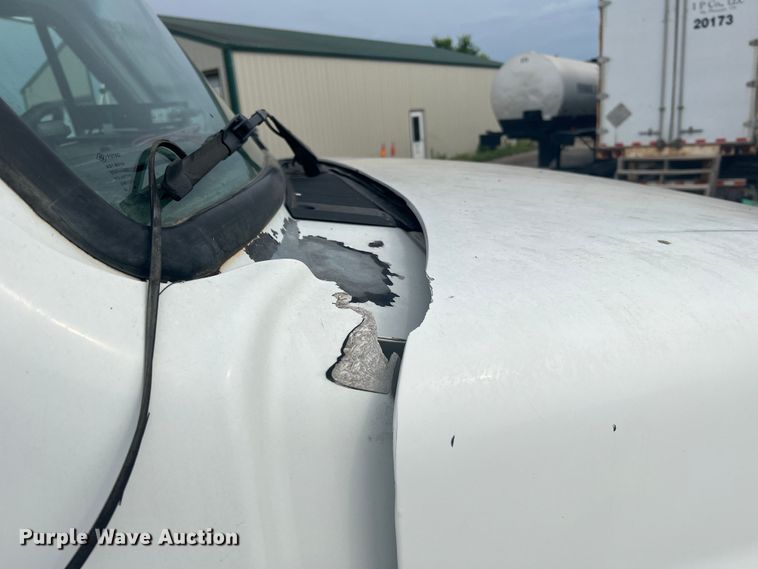 image for item KC9851 2007 Sterling LT7500  truck cab and chassis