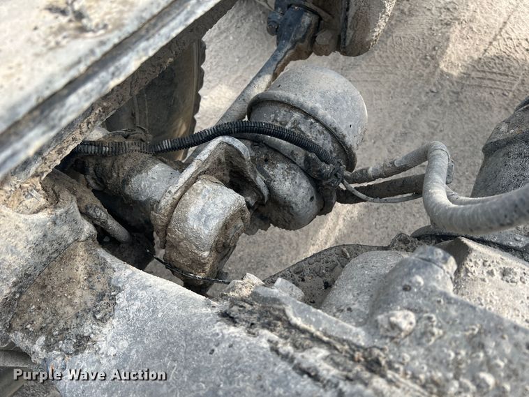 image for item KC9851 2007 Sterling LT7500  truck cab and chassis