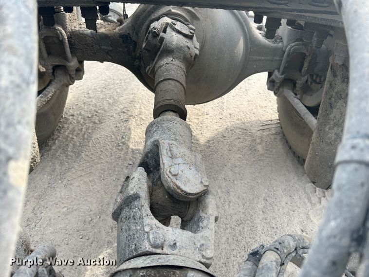 image for item KC9851 2007 Sterling LT7500  truck cab and chassis