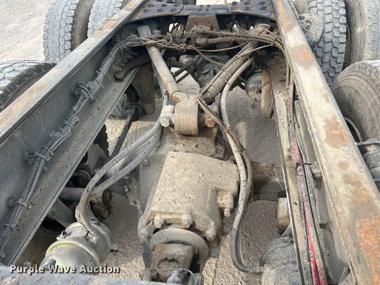 image for item KC9851 2007 Sterling LT7500  truck cab and chassis