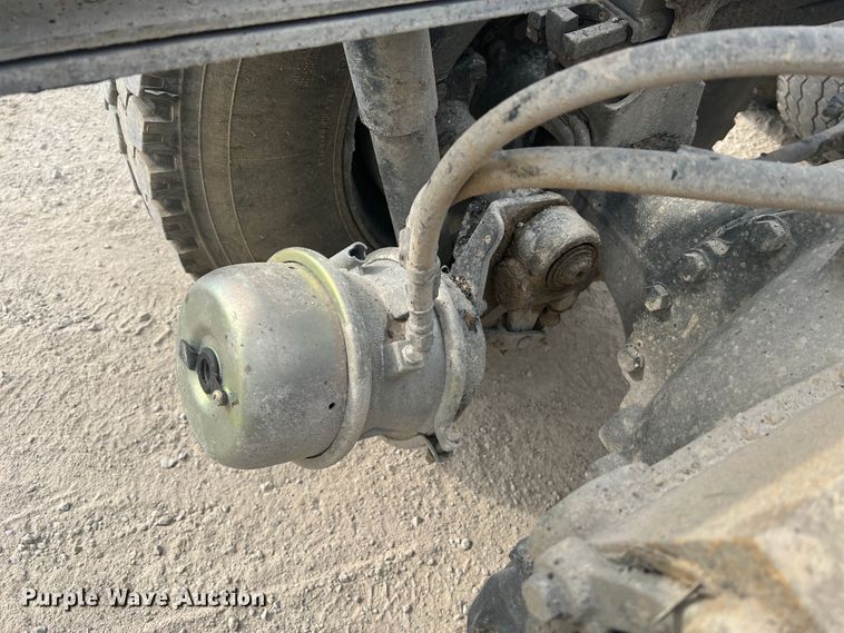 image for item KC9851 2007 Sterling LT7500  truck cab and chassis