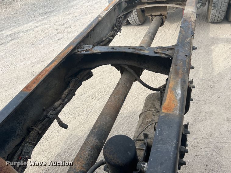 image for item KC9851 2007 Sterling LT7500  truck cab and chassis